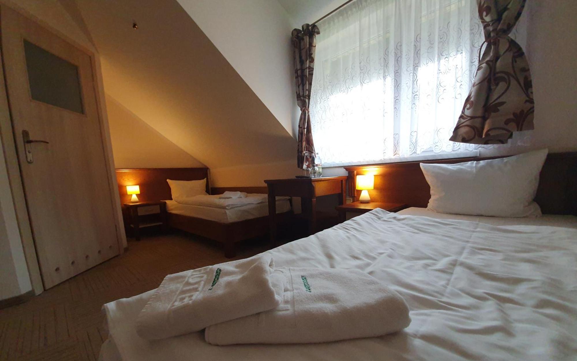 Pensjonat Lesniczowka Hotel Slubice  Phòng bức ảnh