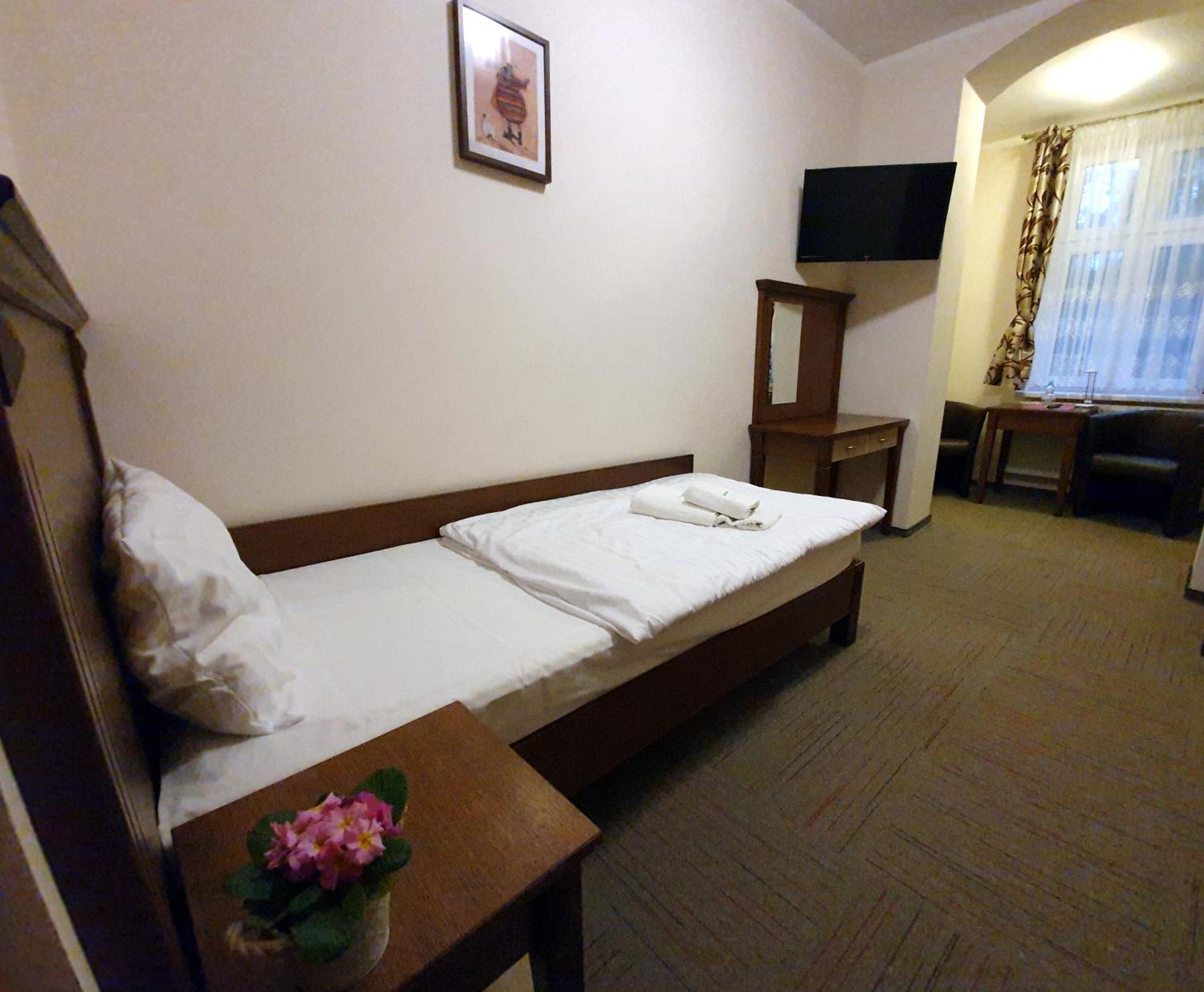 Pensjonat Lesniczowka Hotel Slubice  Phòng bức ảnh