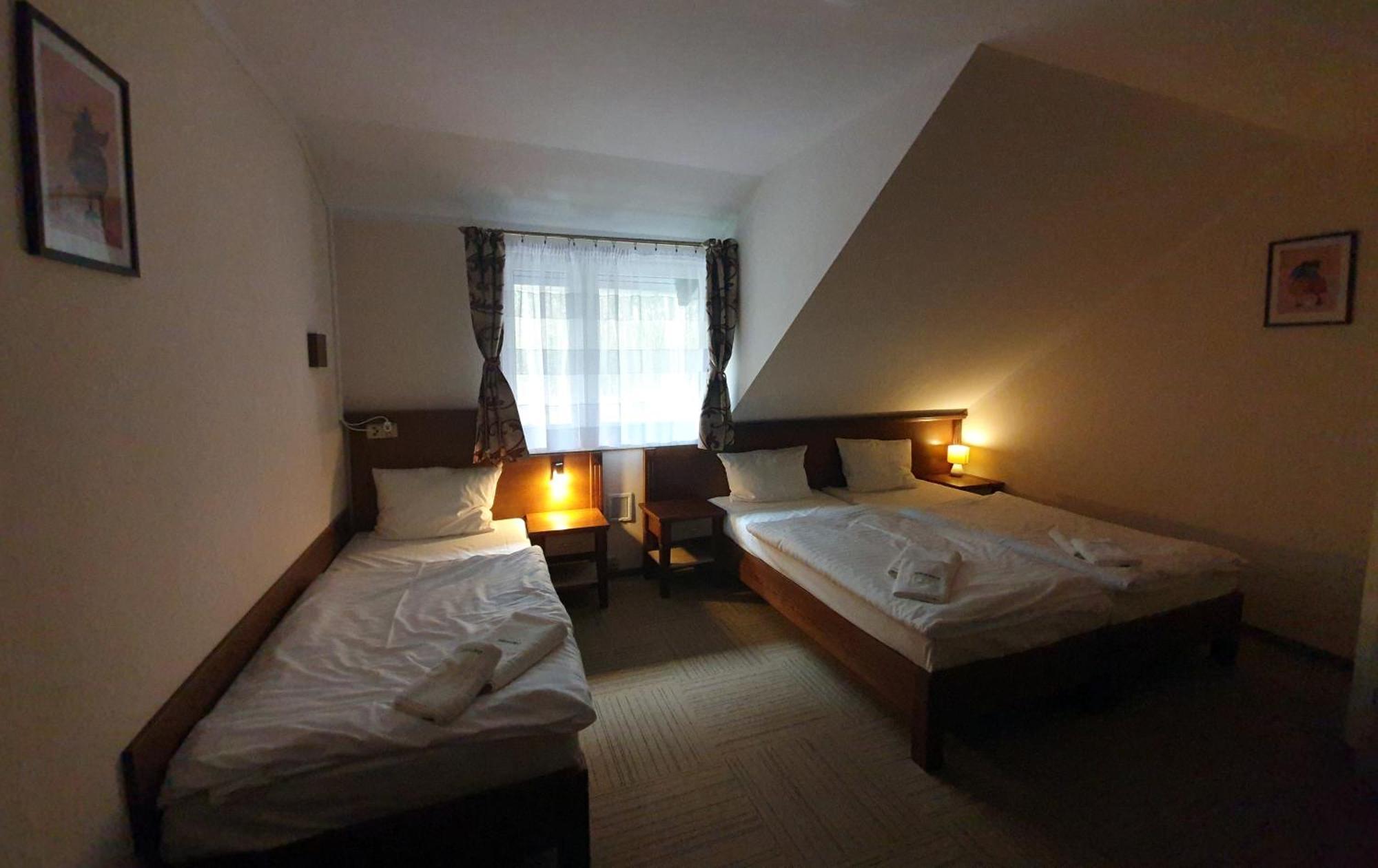 Pensjonat Lesniczowka Hotel Slubice  Phòng bức ảnh